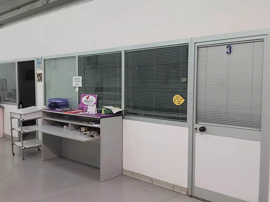 Immagine 10 di Capannone industriale in vendita  a Padova