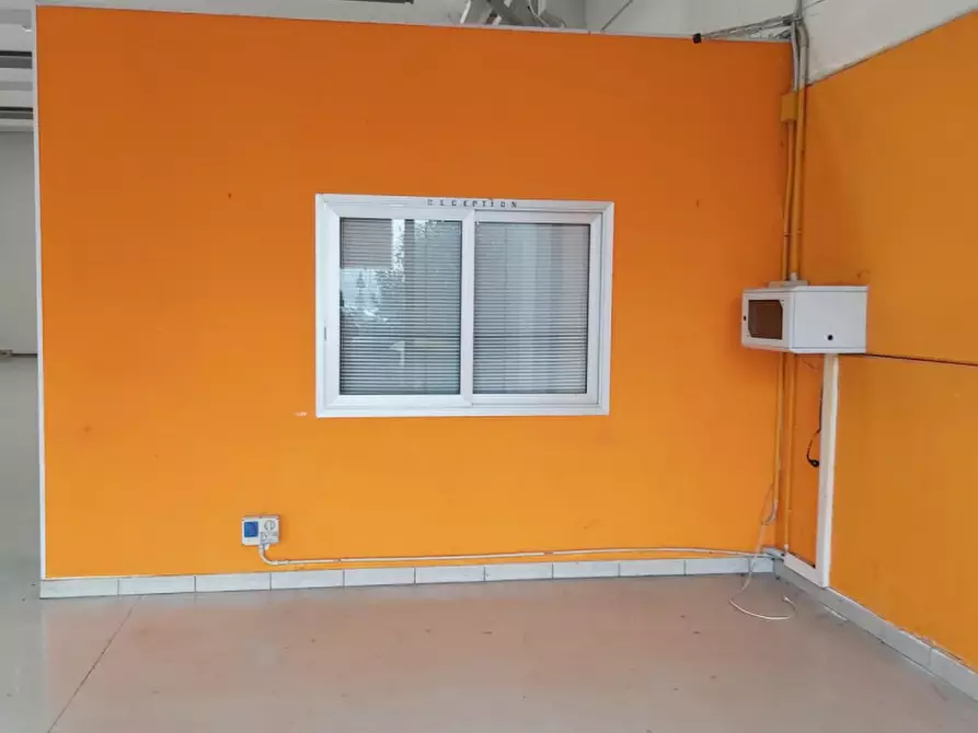 Immagine 14 di Capannone industriale in vendita  a Padova