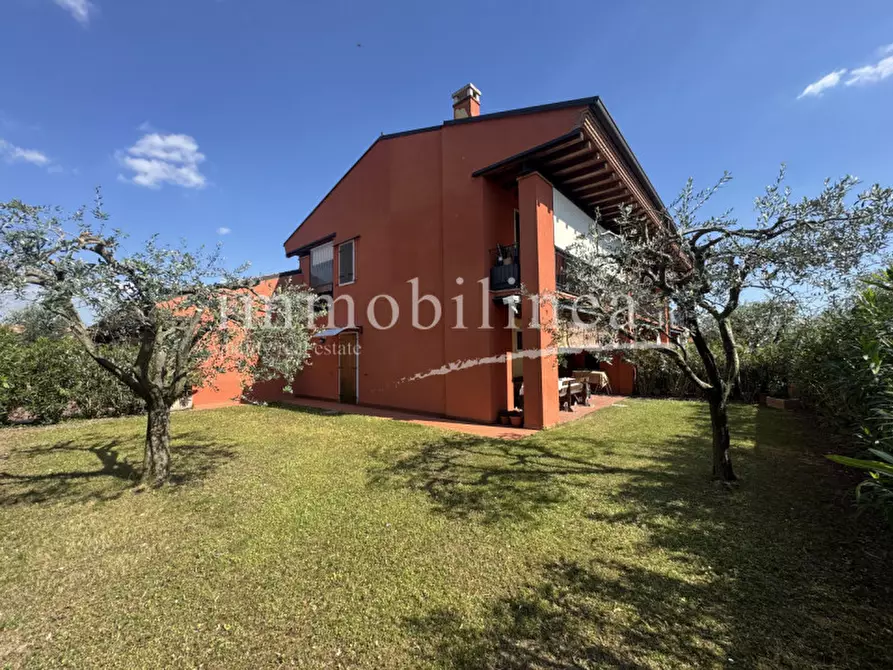 Immagine 17 di Appartamento in vendita  in Via degli Olmi a Lazise