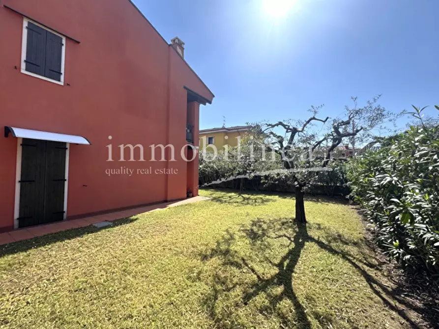 Immagine 19 di Appartamento in vendita  in Via degli Olmi a Lazise