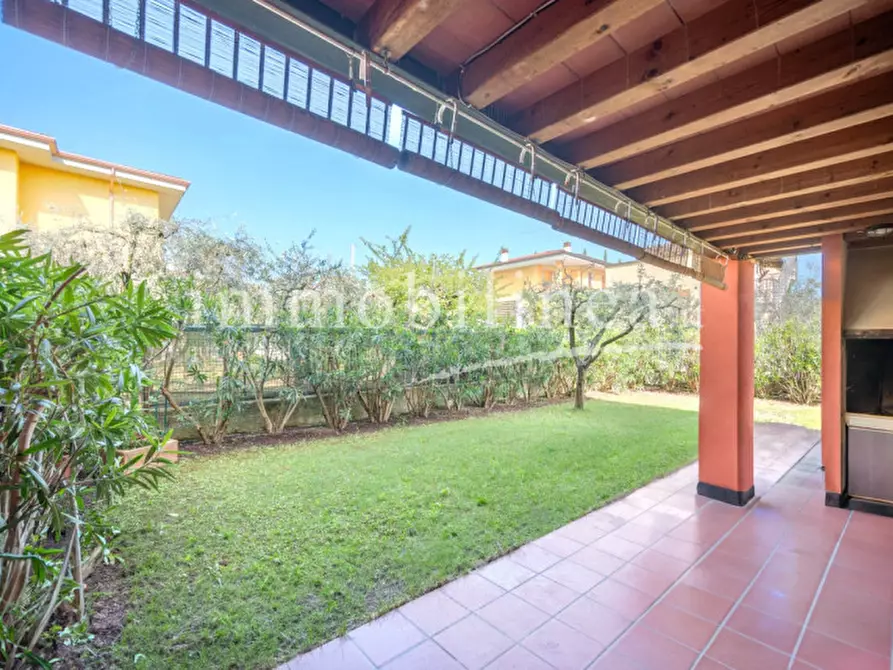 Immagine 27 di Appartamento in vendita  in Via degli Olmi a Lazise