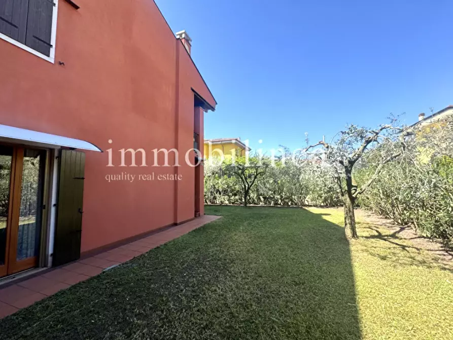 Immagine 13 di Appartamento in vendita  in Via degli Olmi a Lazise