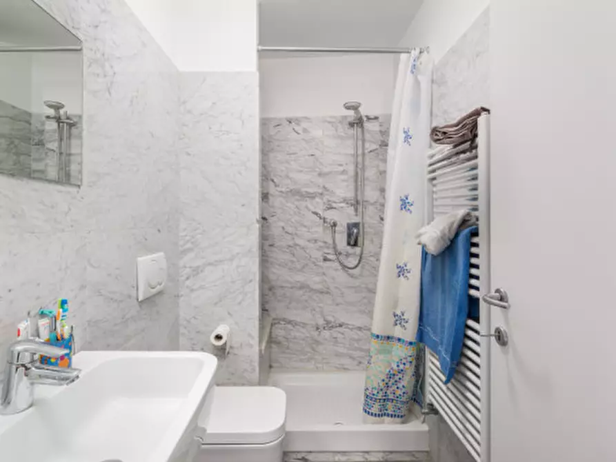 Immagine 10 di Villetta a schiera in vendita  in Via Dante Alighieri a Castelnuovo Magra