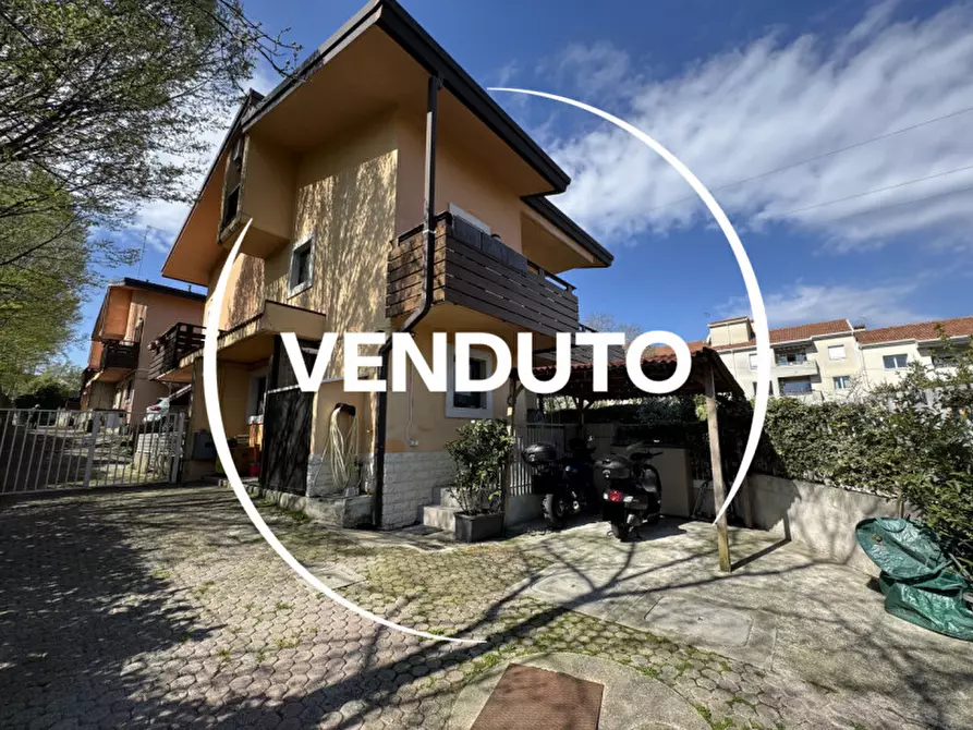 Immagine 1 di Villetta a schiera in vendita  in Via dei Salici a Trieste