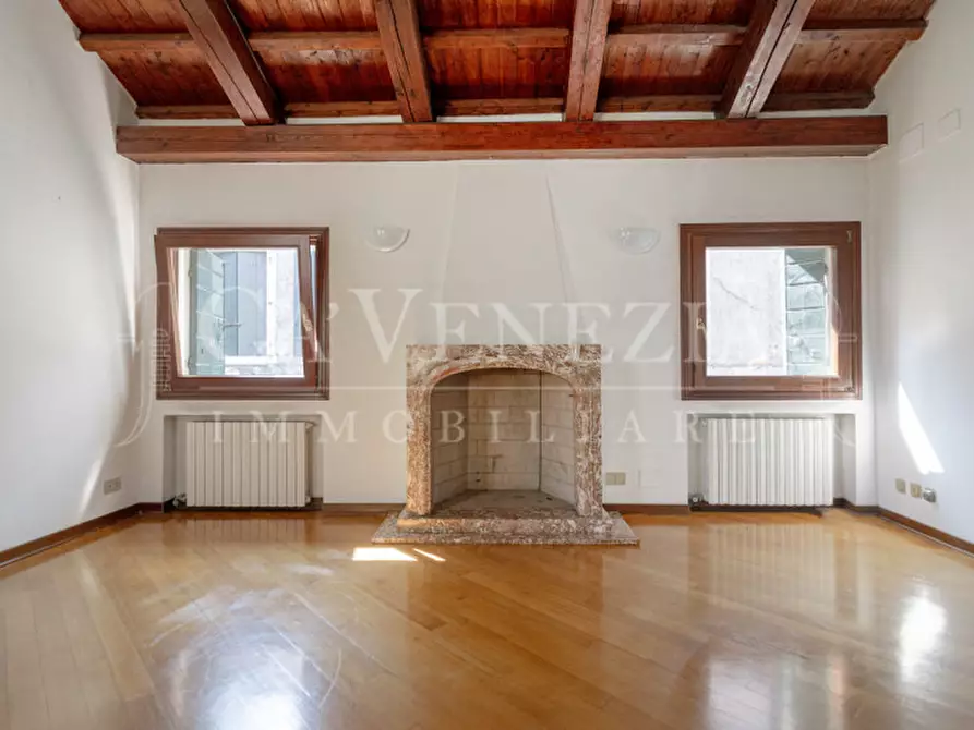 Immagine 3 di Appartamento in vendita  a Venezia