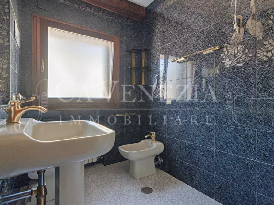 Immagine 11 di Appartamento in vendita  a Venezia