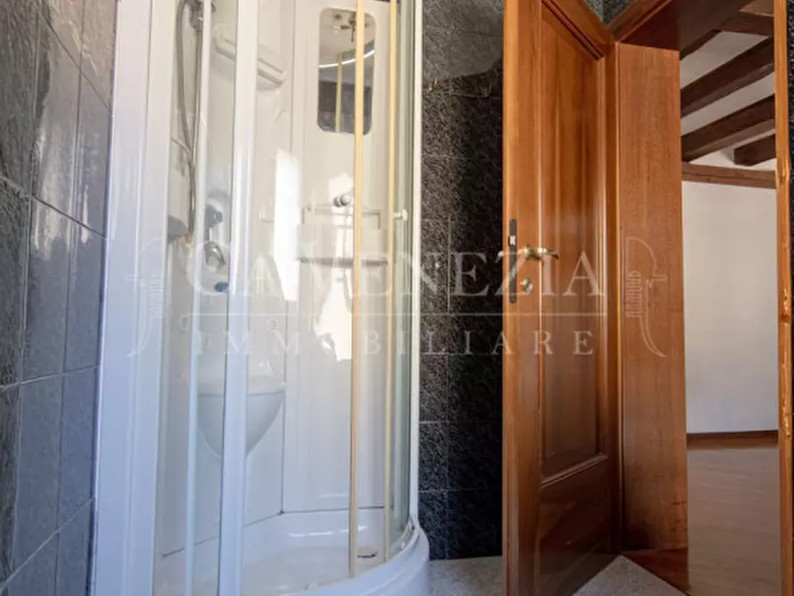 Immagine 12 di Appartamento in vendita  a Venezia