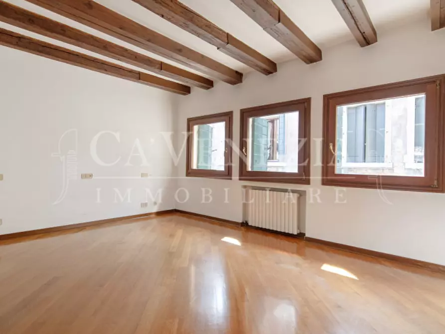 Immagine 13 di Appartamento in vendita  a Venezia