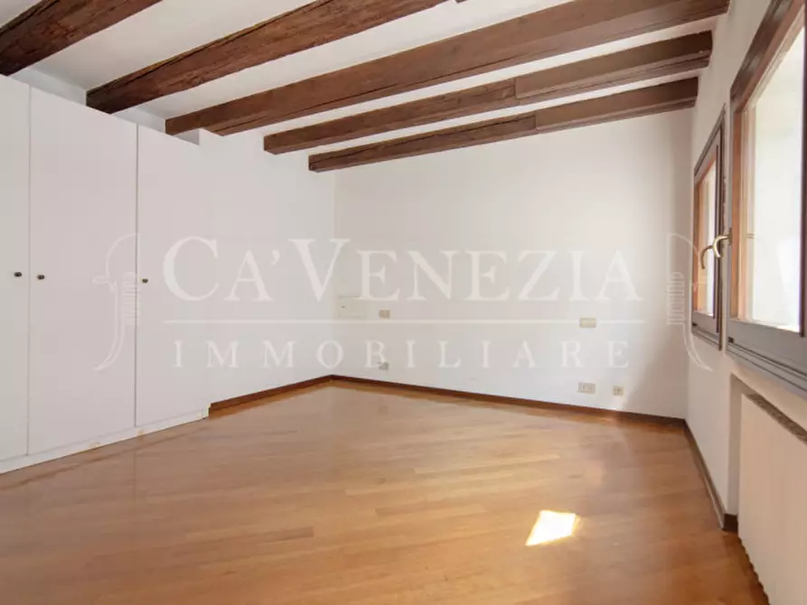 Immagine 14 di Appartamento in vendita  a Venezia