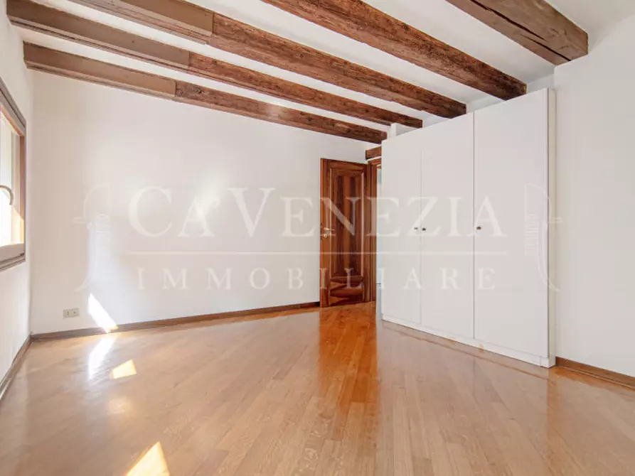 Immagine 15 di Appartamento in vendita  a Venezia