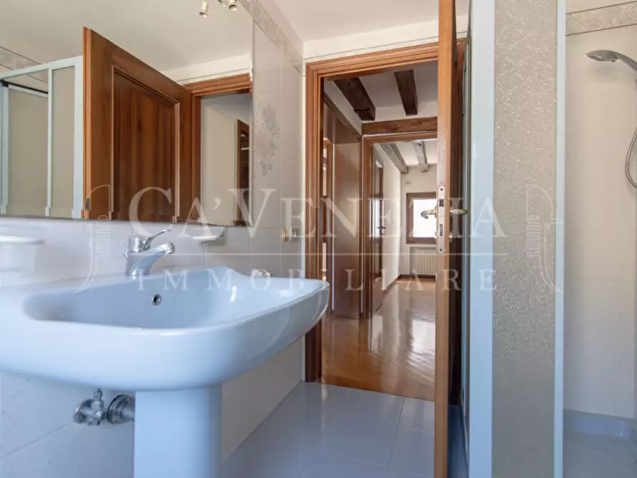 Immagine 16 di Appartamento in vendita  a Venezia