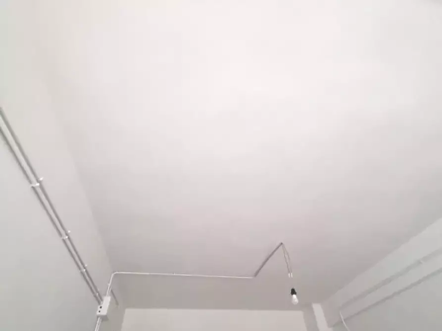 Immagine 5 di Negozio in affitto  in Via Ottavio Assarotti a Roma