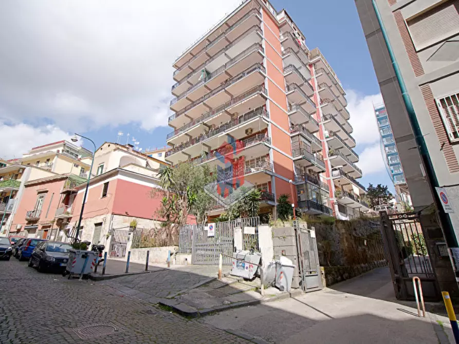 Immagine 5 di Appartamento in vendita  in PIAZZA DE LEVA a Napoli