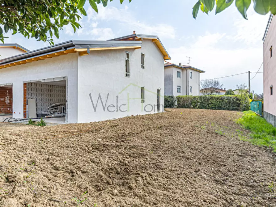 Immagine 9 di Villetta a schiera in vendita  a Albese Con Cassano