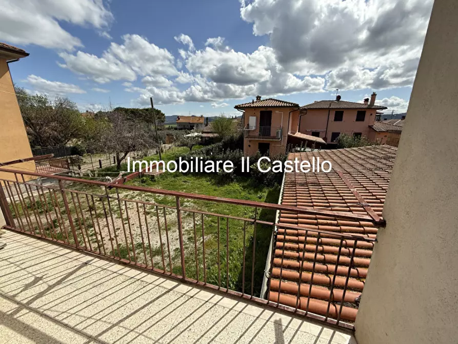 Immagine 11 di Appartamento in vendita  in Sanfatucchio a Castiglione Del Lago