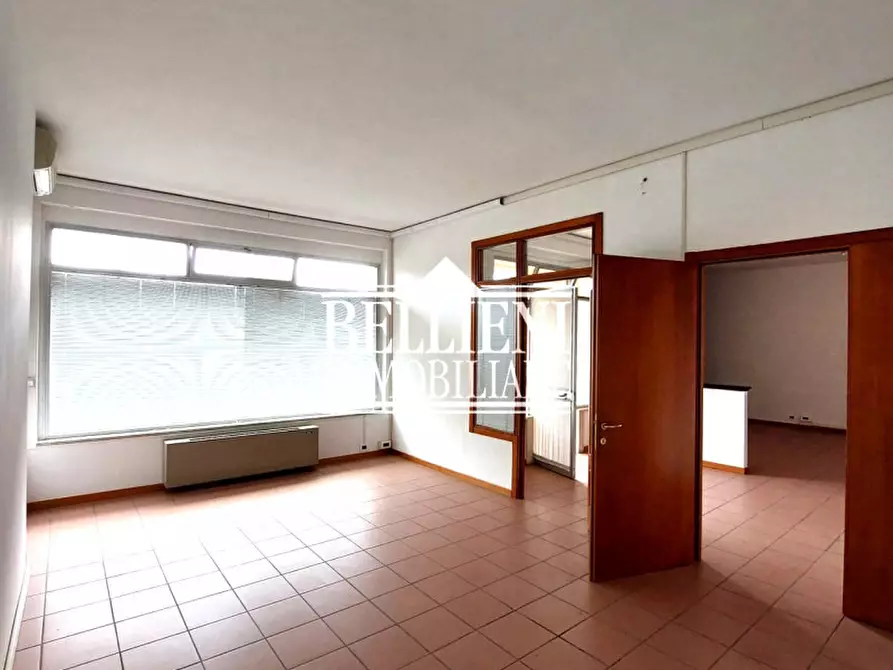 Immagine 4 di Ufficio in affitto  in Viale Italia a Creazzo