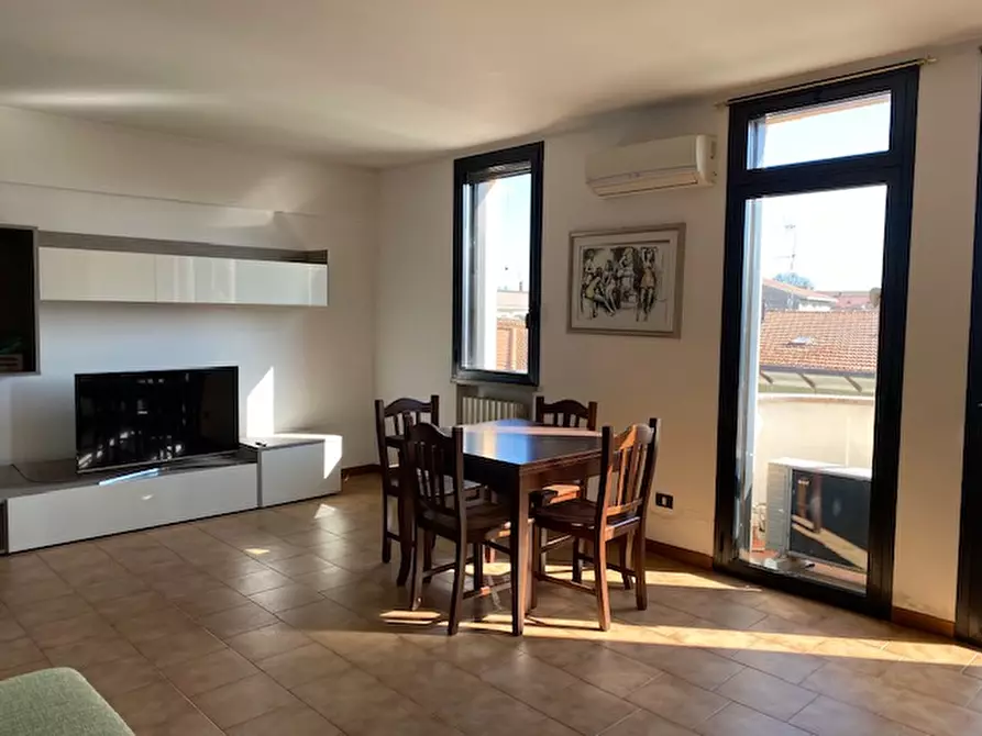 Immagine 8 di Appartamento in vendita  a Suzzara