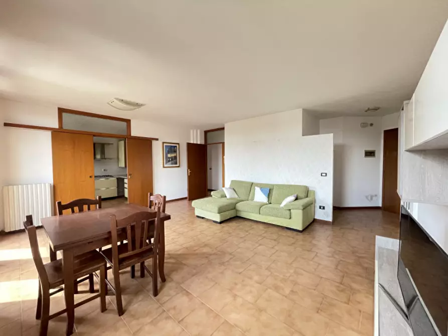 Immagine 12 di Appartamento in vendita  a Suzzara