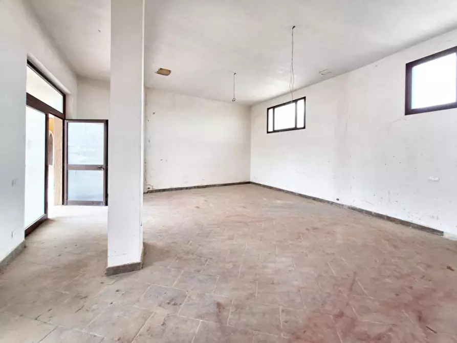 Immagine 2 di Negozio in vendita  in P.zza Unità d'Italia, N. snc a Piazza Armerina