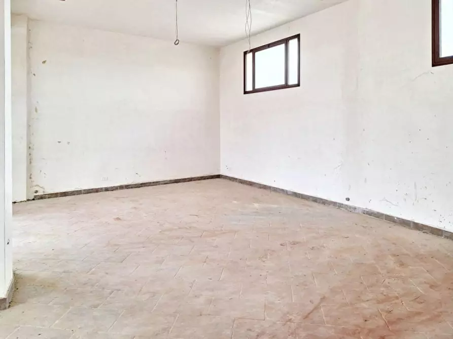 Immagine 3 di Negozio in vendita  in P.zza Unità d'Italia, N. snc a Piazza Armerina