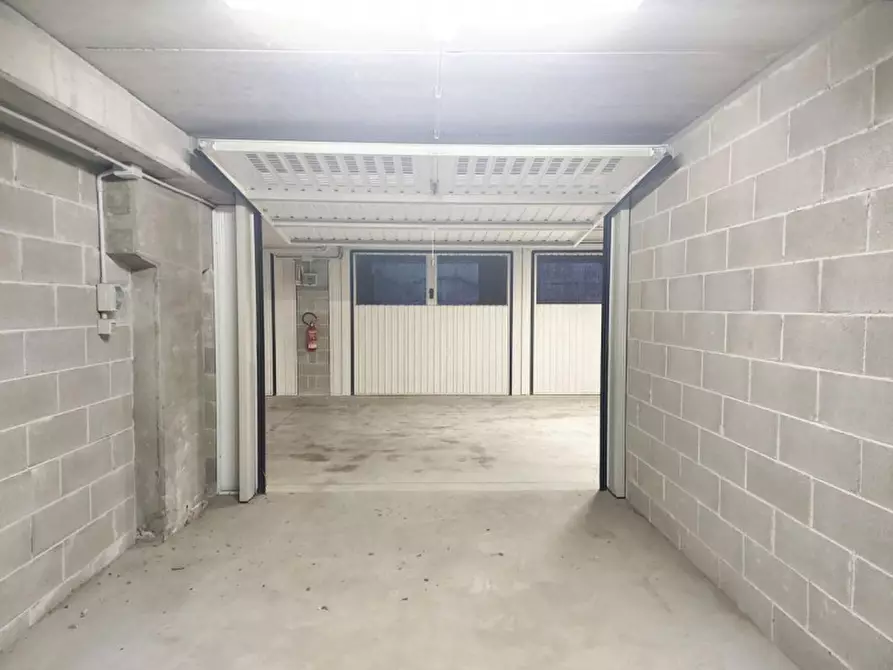 Immagine 5 di Negozio in vendita  in P.zza Unità d'Italia, N. snc a Piazza Armerina