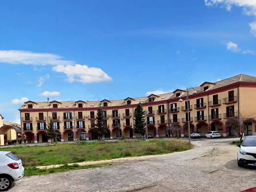 Immagine 9 di Negozio in vendita  in P.zza Unità d'Italia, N. snc a Piazza Armerina