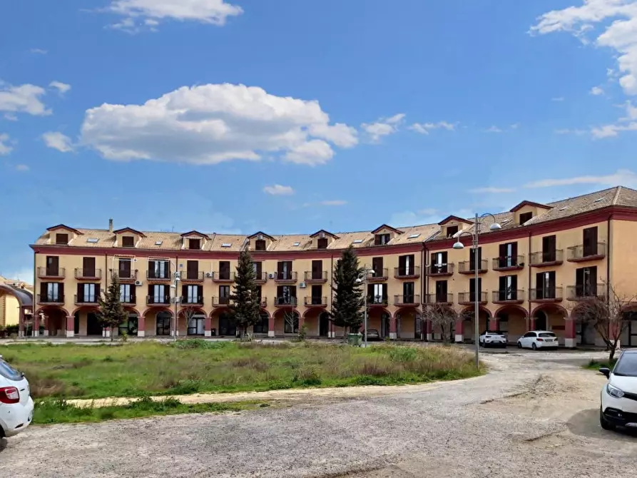 Immagine 10 di Negozio in vendita  in P.zza Unità d'Italia, N. snc a Piazza Armerina
