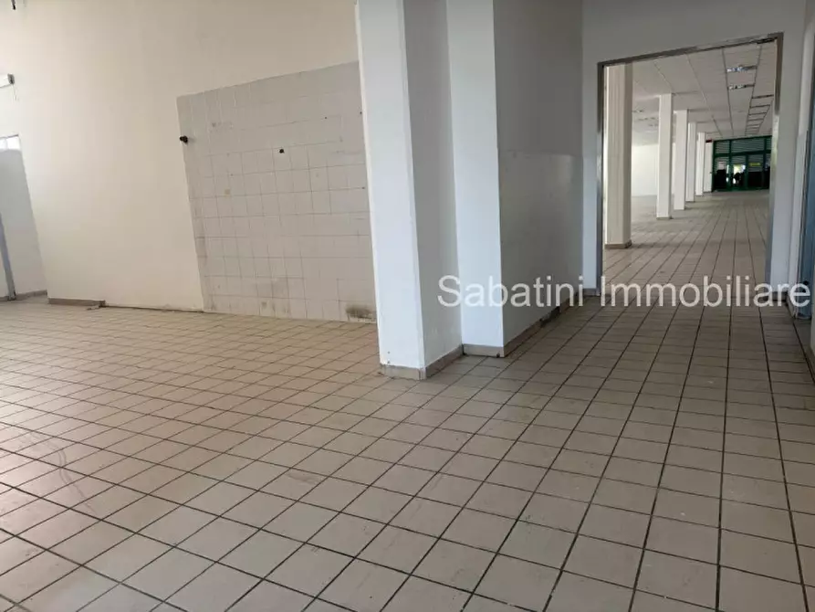 Immagine 10 di Capannone industriale in vendita  in Via Italia,7 a Spoltore