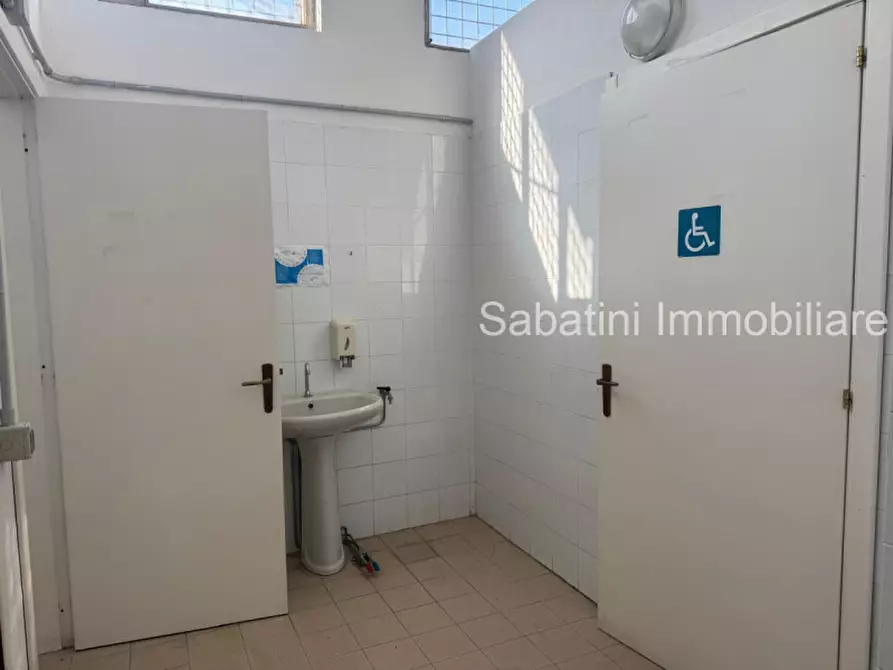 Immagine 12 di Capannone industriale in vendita  in Via Italia,7 a Spoltore