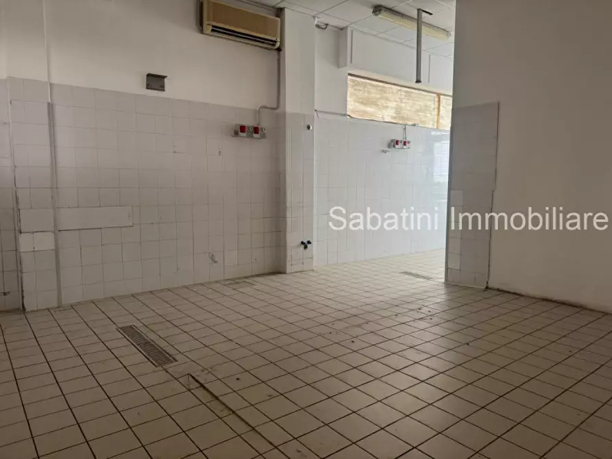 Immagine 14 di Capannone industriale in vendita  in Via Italia,7 a Spoltore