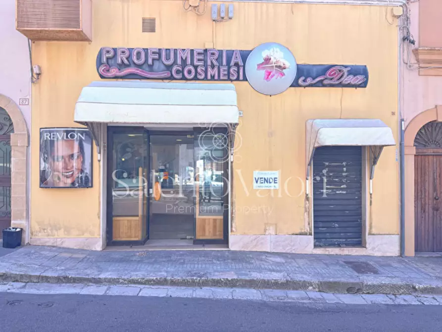 Immagine 1 di Attività commerciale in vendita  in via Impero 92 a Parabita