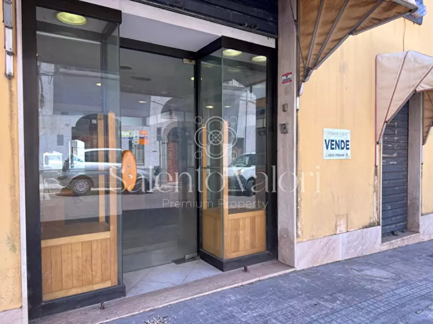 Immagine 11 di Attività commerciale in vendita  in via Impero 92 a Parabita