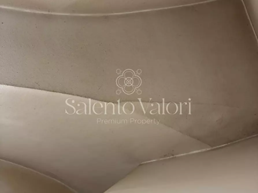 Immagine 19 di Attività commerciale in vendita  in via Impero 92 a Parabita