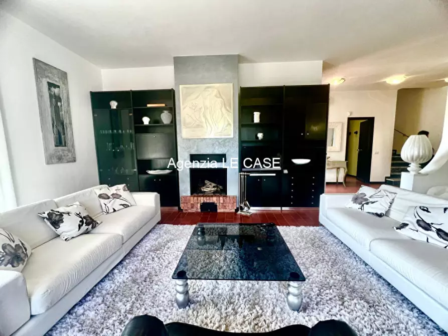 Immagine 16 di Villa in vendita  in via Simone Martini a Forte Dei Marmi