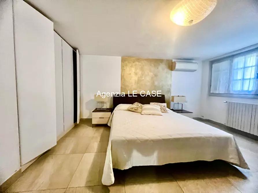 Immagine 30 di Villa in vendita  in via Simone Martini a Forte Dei Marmi