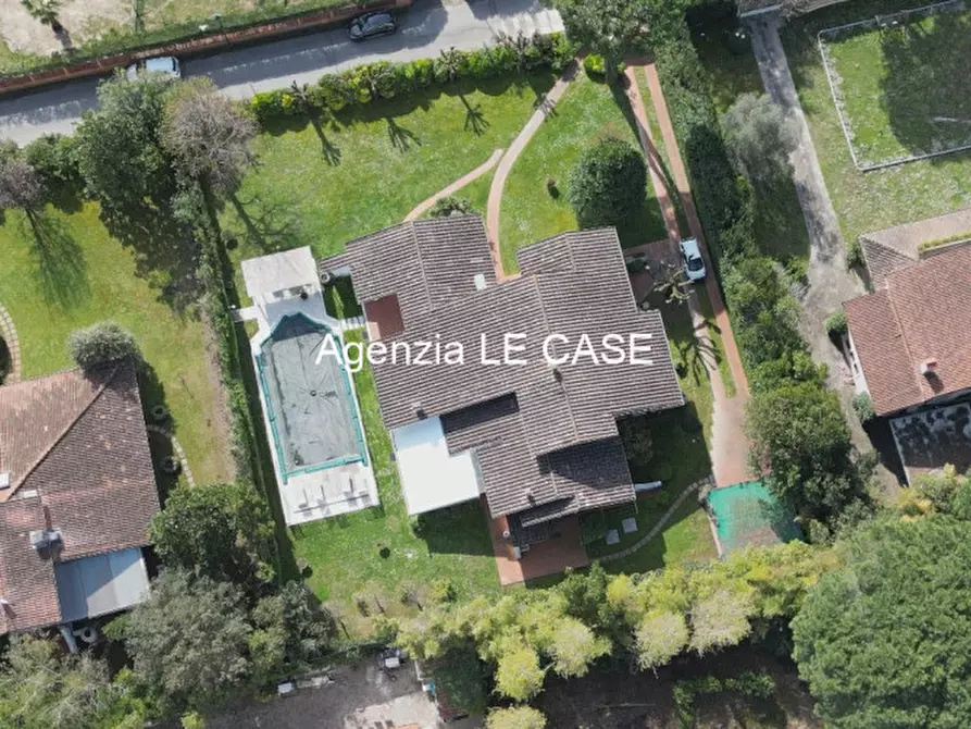 Immagine 63 di Villa in vendita  in via Simone Martini a Forte Dei Marmi