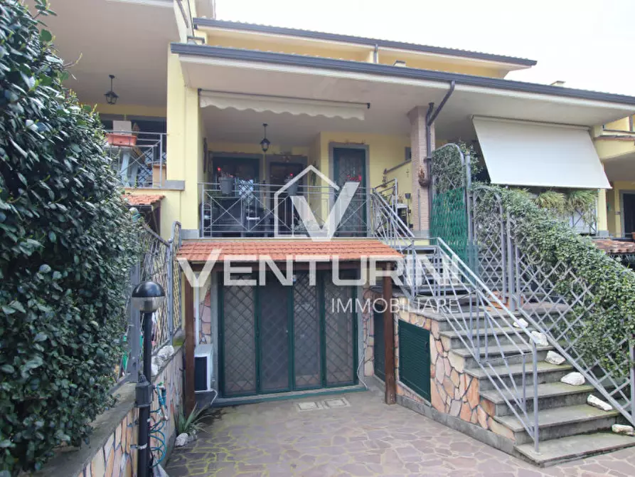 Immagine 1 di Villetta a schiera in vendita  in Via Cervesina a Roma