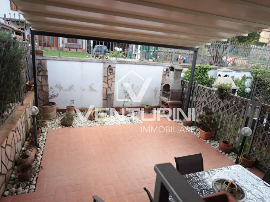 Immagine 30 di Villetta a schiera in vendita  in Via Cervesina a Roma