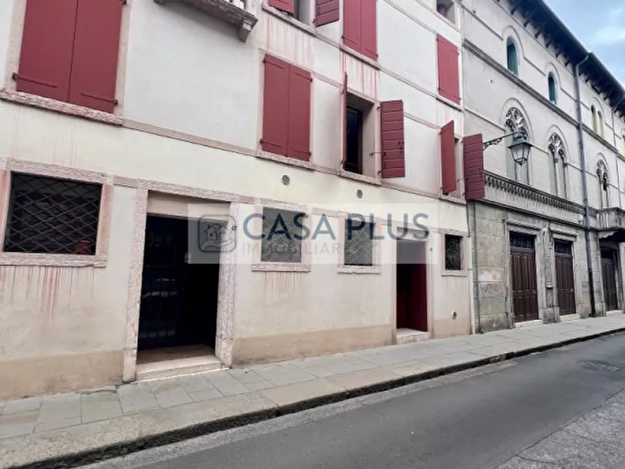 Immagine 1 di Ufficio in vendita  a Bassano Del Grappa