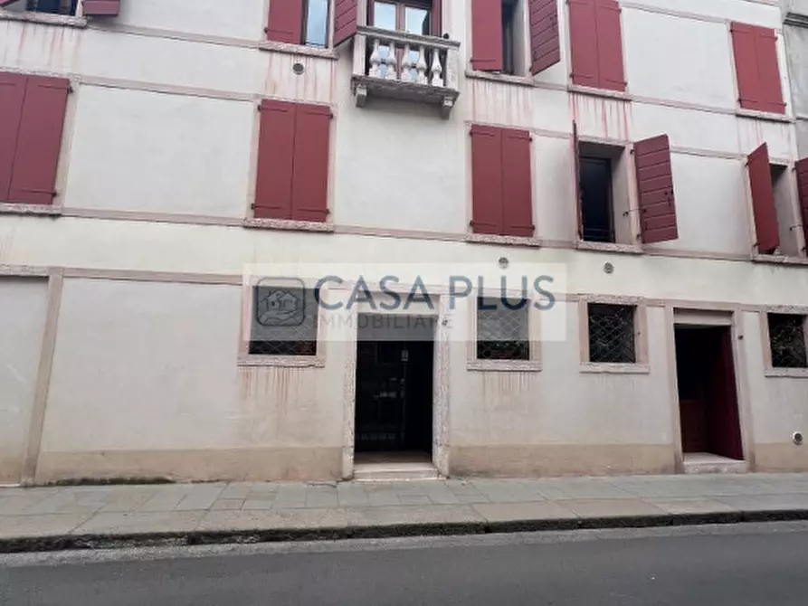 Immagine 2 di Ufficio in vendita  a Bassano Del Grappa