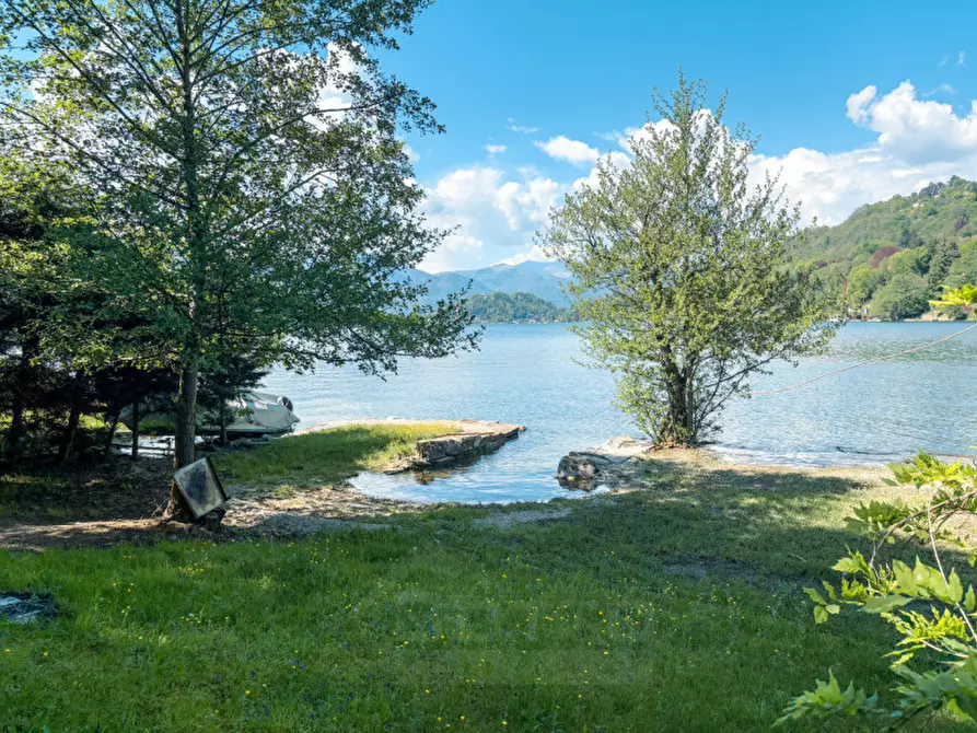 Immagine 15 di Terreno in vendita  in Via Novara a Orta San Giulio