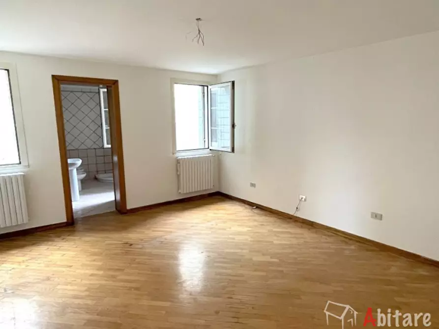 Immagine 9 di Casa indipendente in vendita  in Calle Airoldi a Chioggia