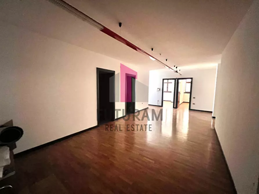 Immagine 3 di Ufficio in vendita  in Via Napoli,66 a Vicenza