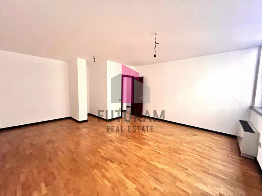 Immagine 11 di Ufficio in vendita  in Via Napoli,66 a Vicenza