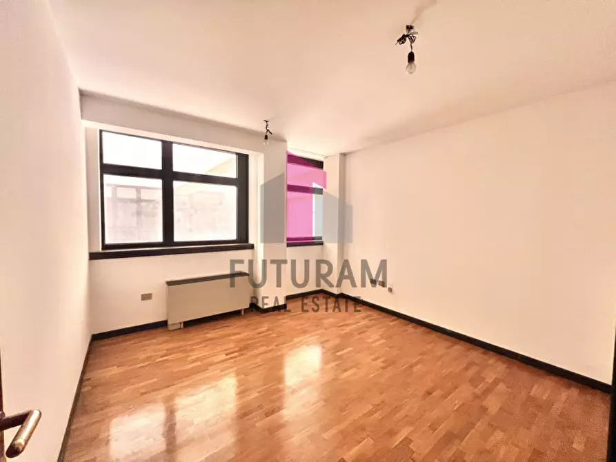 Immagine 14 di Ufficio in vendita  in Via Napoli,66 a Vicenza