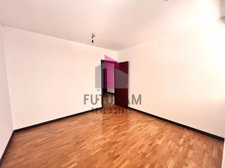 Immagine 15 di Ufficio in vendita  in Via Napoli,66 a Vicenza