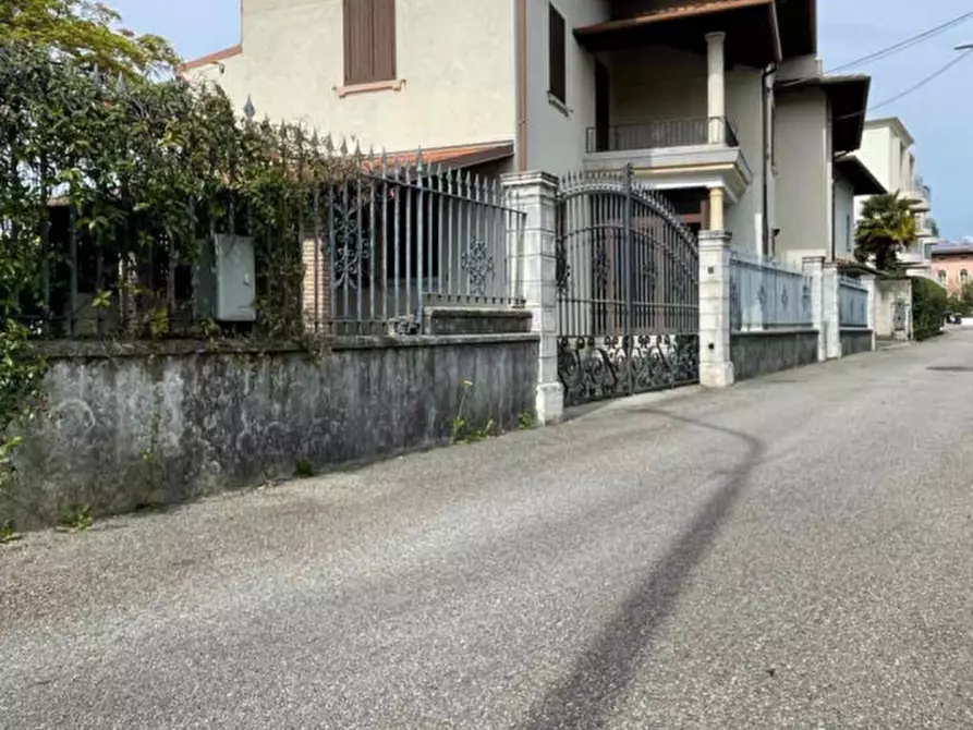 Immagine 2 di Villa in vendita  in Via Cavalleria a Pordenone