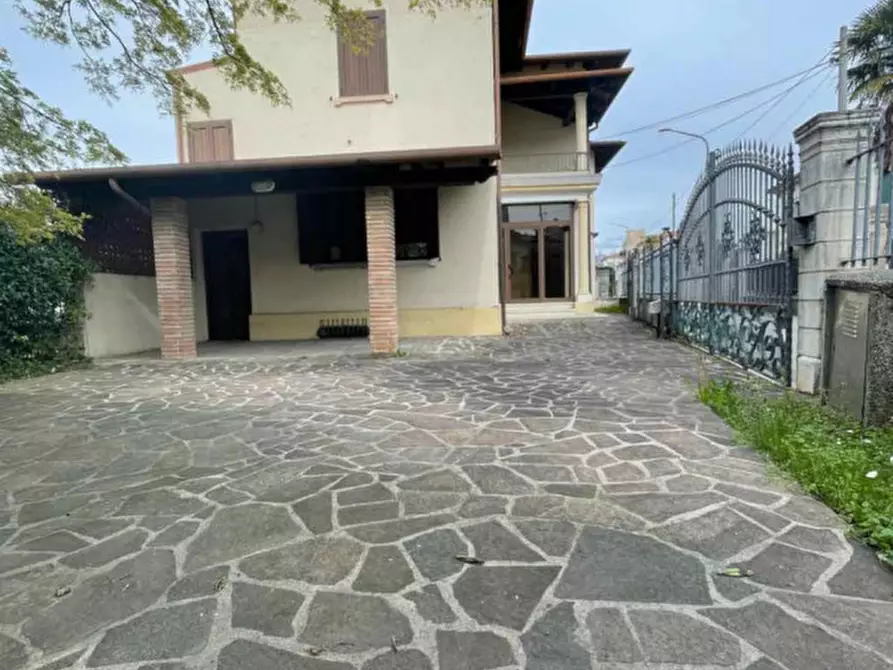 Immagine 27 di Villa in vendita  in Via Cavalleria a Pordenone