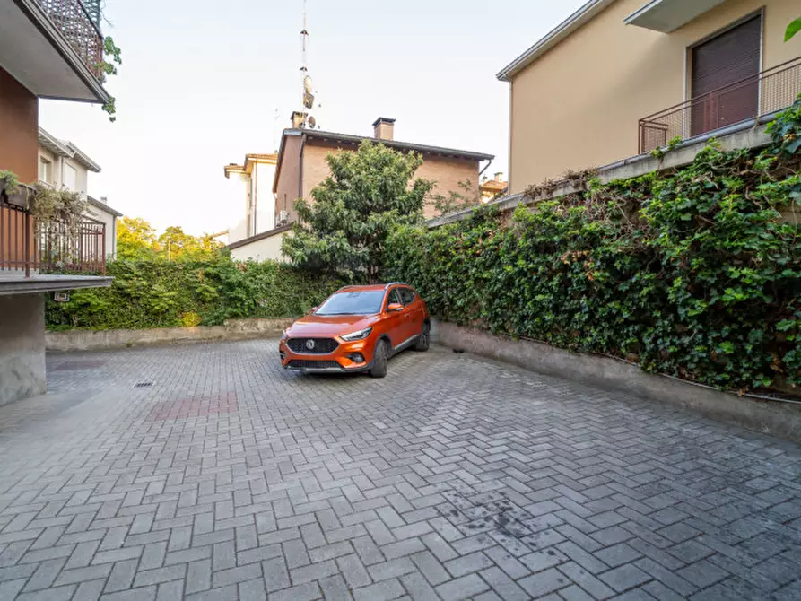 Immagine 30 di Appartamento in vendita  in Via Castone di Rezzonico a Parma