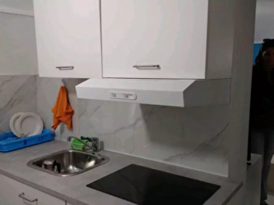 Immagine 1 di Appartamento in affitto  in Piazza Giovanni Bovio a Napoli